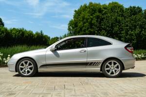 Image 4/50 of Mercedes-Benz C 320 Sportcoupé (2003)
