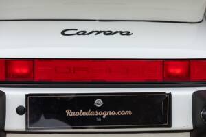 Afbeelding 21/45 van Porsche 911 Carrera 3.2 (WTL) (1988)