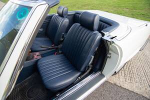 Afbeelding 19/35 van Mercedes-Benz 280 SL (1984)