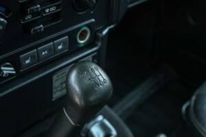 Image 17/50 of Land Rover Defender 90 (2013)