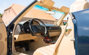 Image 17/44 de Mercedes-Benz 500 SL (1990)
