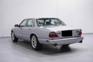 Bild 7/8 von Jaguar XJR 4.0 (2000)