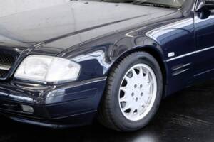 Image 37/46 of Mercedes-Benz SL 320 (1998)