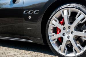 Bild 17/37 von Maserati GranTurismo S (2010)