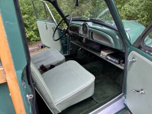 Image 12/18 de Morris Minor 1000 Traveller (1970)