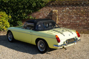 Image 16/50 de MG MGB (1977)