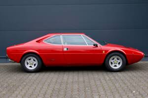 Image 2/25 of Ferrari Dino 308 GT4 (1975)