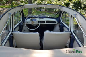 Bild 41/50 von Renault 4 CV Décapotable (1954)