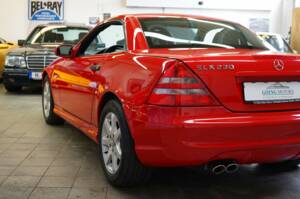 Image 10/41 of Mercedes-Benz SLK 230 Kompressor (1998)