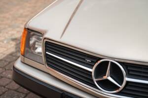 Afbeelding 4/63 van Mercedes-Benz 230 CE (1988)