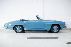 Image 3/40 of Mercedes-Benz 190 SL (1962)