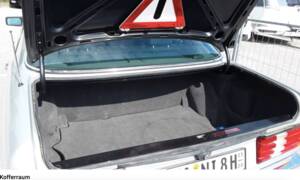 Image 29/43 of Mercedes-Benz 300 SE (1990)