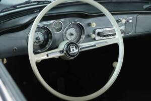 Image 22/50 of Volkswagen Karmann Ghia 1500 (1961)