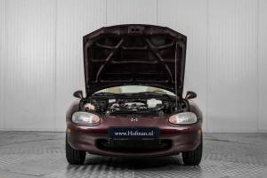 Immagine 39/50 di Mazda MX-5 1.6 (2000)