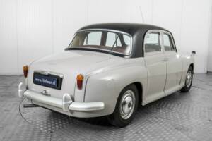 Image 31/50 de Rover 100 (1962)