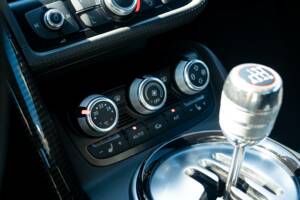 Image 24/36 of Audi R8 V10 (2013)