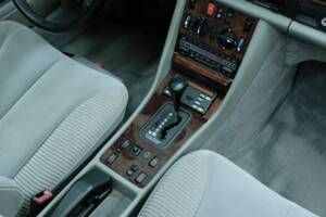 Bild 22/50 von Mercedes-Benz 500 SE (1990)