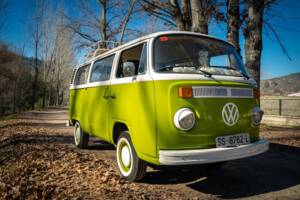 Image 3/6 of Volkswagen T2b Kombi (1979)