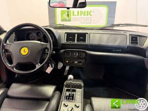 Image 10/34 of Ferrari F 355 F1 GTS (1996)