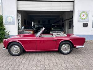 Image 26/26 of Triumph TR 4 (1965)