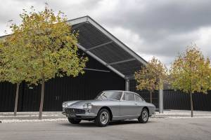 Bild 5/11 von Ferrari 330 GT 2+2 (1965)