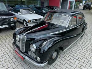 Bild 2/20 von BMW 502 - 3.2 Litre Super (1961)