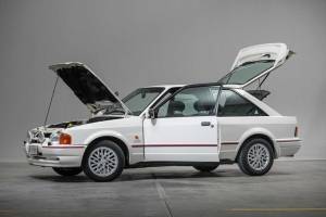 Immagine 7/22 di Ford Escort XR3i (1990)