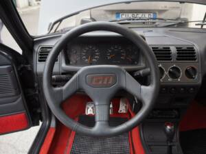 Image 33/50 de Peugeot 205 GTi 1.9 (1988)