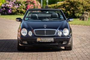 Bild 9/61 von Mercedes-Benz CLK 320 (2002)