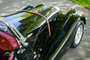 Image 31/54 of Morgan Plus 8 (1992)