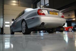 Image 33/50 of Jaguar XJ 8 4.2 (2007)