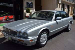 Image 1/33 of Jaguar XJ6 3.2 Executive (1995)