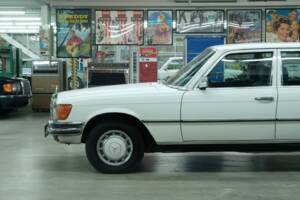 Image 4/50 de Mercedes-Benz 280 SEL (1978)