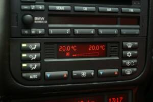 Immagine 20/50 di BMW 328i (1997)