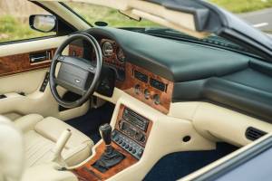 Imagen 9/15 de Aston Martin Virage Volante 6.3 (1994)