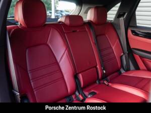Obraz 20/29 pojazdu Porsche Cayenne E-Hybrid (2022)
