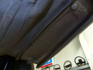 Afbeelding 55/63 van Mercedes-Benz 230 CE (1988)