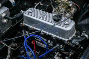 Image 20/42 of MG MGB GT (1972)