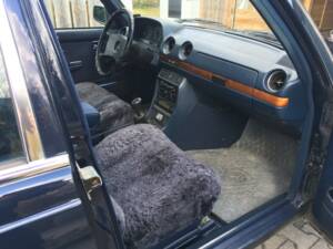 Bild 8/27 von Mercedes-Benz 230 E (1983)