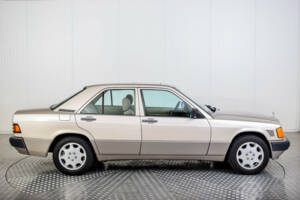 Bild 34/50 von Mercedes-Benz 190 D 2.5 Turbo (1989)