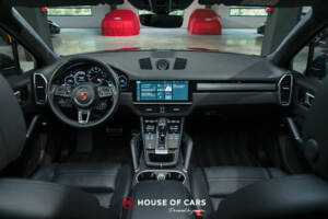 Immagine 15/24 di Porsche Cayenne Turbo (2018)