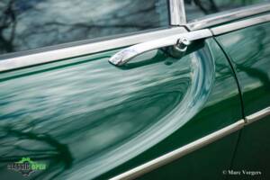 Image 22/34 of Volvo 1800 ES (1972)