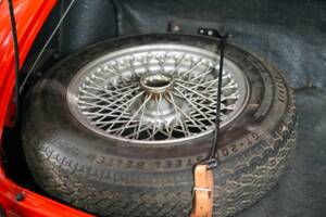 Image 19/50 of Austin-Healey 3000 Mk II (BJ7) (1964)