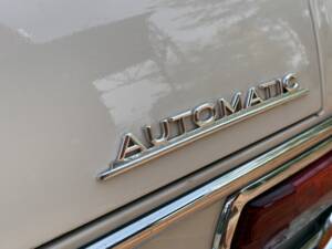 Image 12/54 de Mercedes-Benz 280 SE 3,5 (1970)