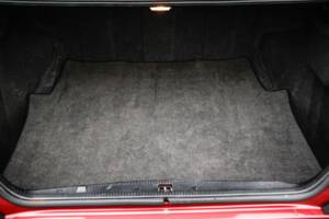 Immagine 44/47 di Mercedes-Benz E 220 (1995)