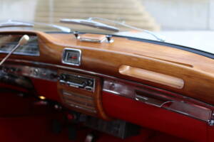 Image 28/41 of Mercedes-Benz 220 SE (1959)