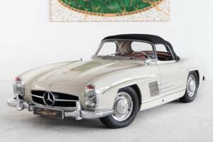 Image 2/50 of Mercedes-Benz 300 SL Roadster (1961)