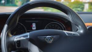 Immagine 36/68 di Bentley Flying Spur V8 S (2017)