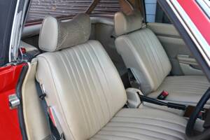 Image 22/50 of Mercedes-Benz 350 SL (1979)