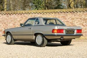 Bild 2/50 von Mercedes-Benz 560 SL (1987)